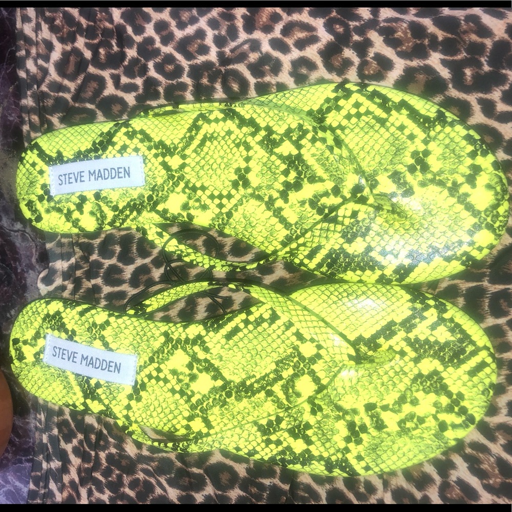 Sandals - Picture 2 of 3